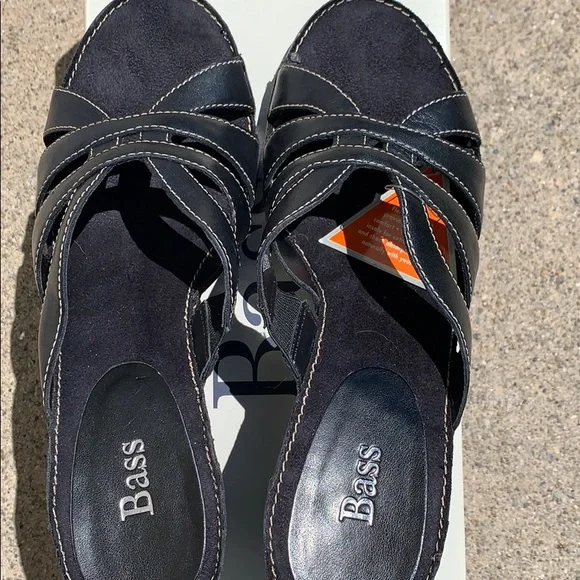 Bass heels size 8M - Picture 5 of 7